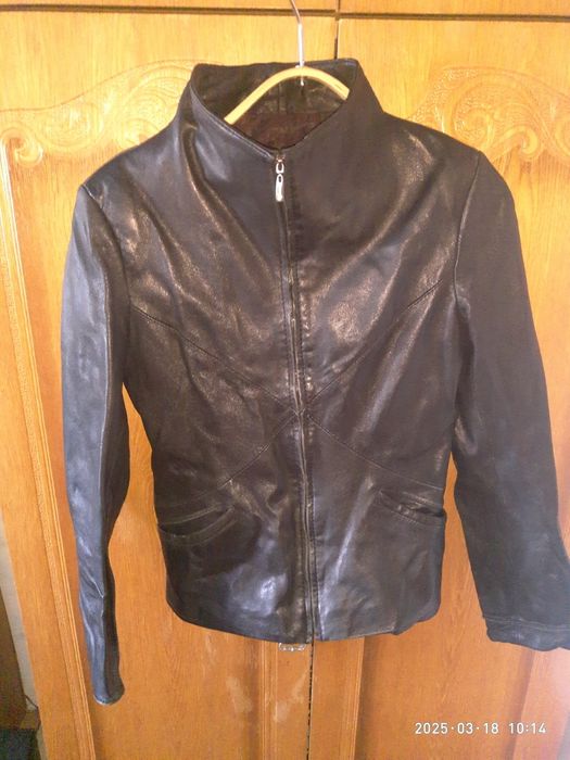 Продам кожоную куртку недорого