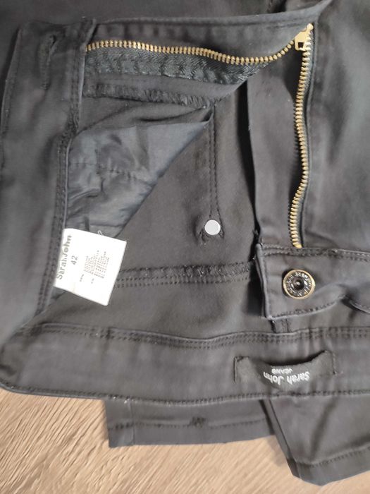 Calças Homem "Sarah Jones" * 5€ / com marcas de uso