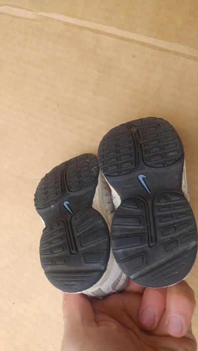 Nike buciki dla dziecka Nr 22,5 14,5 cm