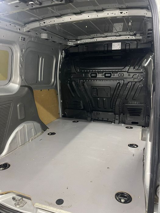 Ford Transit Connect | 2020 | 3 lugares | Ar condicionado