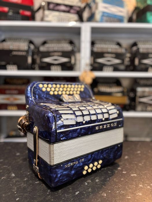 Concertina Hohner Norma 2F  ( 3ª voz ).