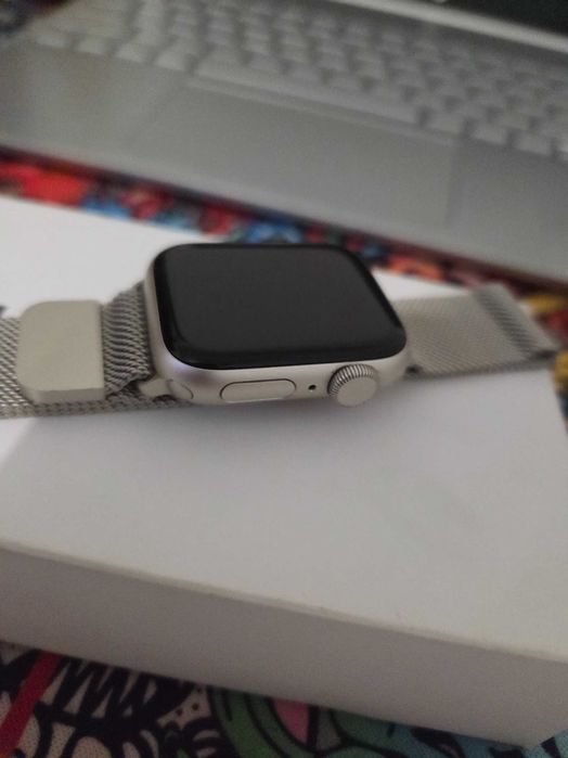 Apple watch SE (GEN 2) 40mm Starlight