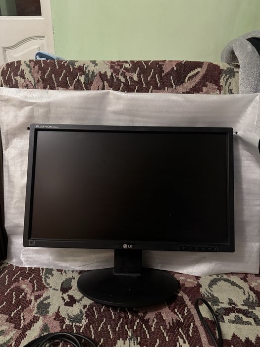 Монітор LG Flatron W2246SW 60 HZ