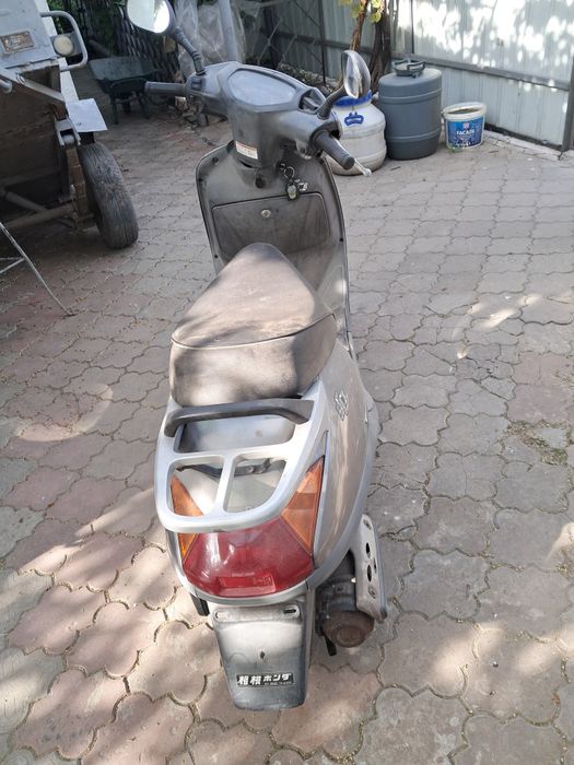 Honda lead 49 кубів
