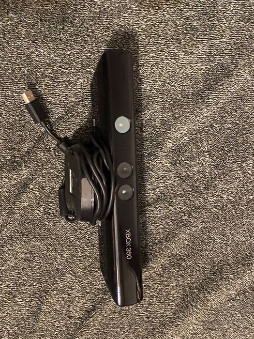 Vende xbox 360 funciona so nao usamos pois o cabo nao conecta em nossa