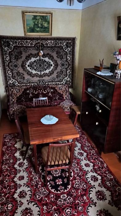 Продається квартира в центрі мальовничого  смт Перегінське