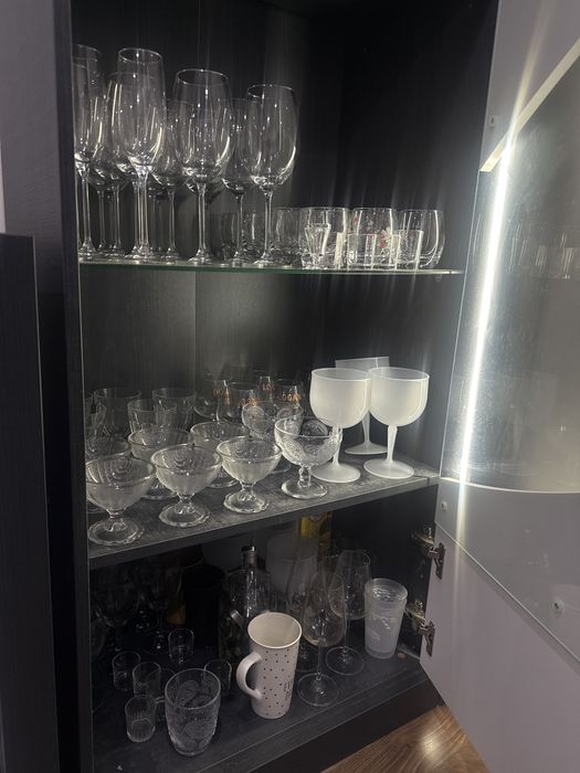 Móvel Guarda Copos com Luz