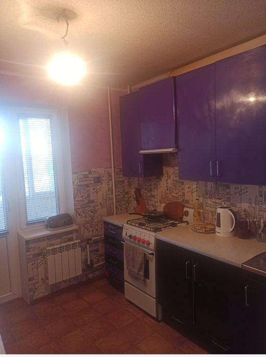 Продам 2 кімнати в трикімнатній. Терміново!