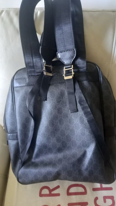 Mochila muito boa.