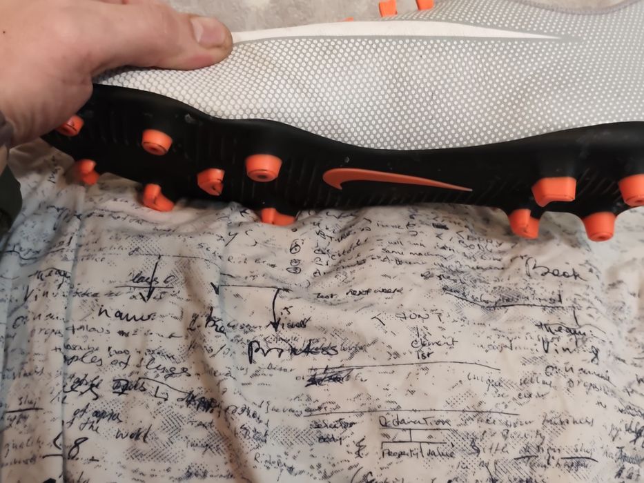 Взуття футбольне,копочки