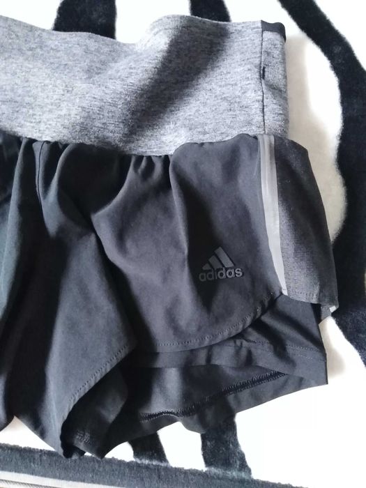 Nowe spodenki treningowe " Adidas " r. XS