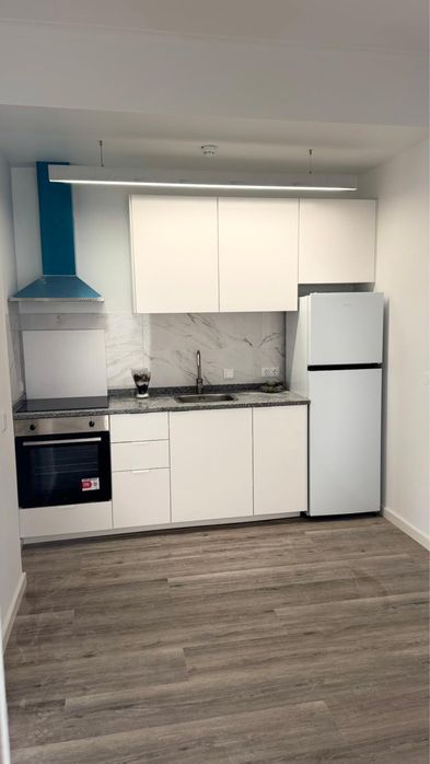 Aluga-se espaço comercial