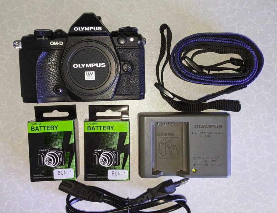 Olympus OM-D E-M5 mark ll + 14-42 f3,5-5,6 об'єктив
