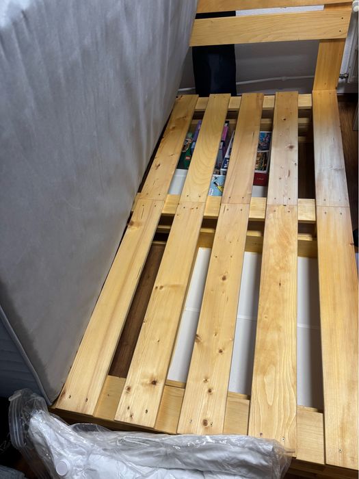 Solidne łóżko z palet 120×200 + materac IKEA, 2 szuflady