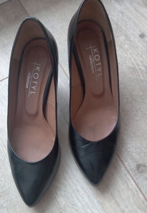 Buty czółenka skórzane Kotyl