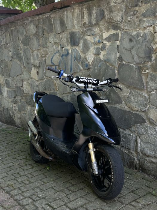 Скутер Suzuki ZZ Inch Up Sport на конфі