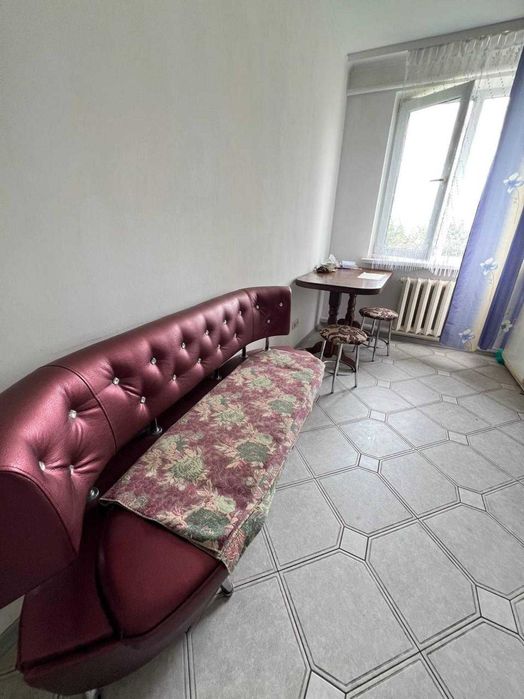 2-кімнатна з ремонтом, меблями і технікою — заїжджай і живи