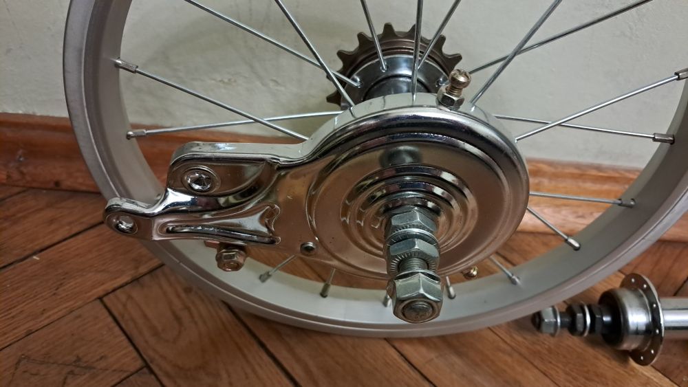 Колесо 14 дюймов заднее втулка 20 спиц на детский велосипед