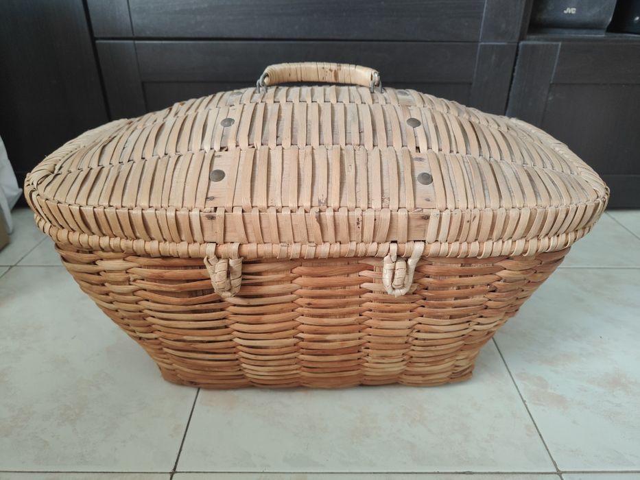 Cesta de piquenique antiga