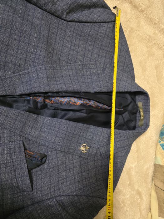 Чоловічий костюм