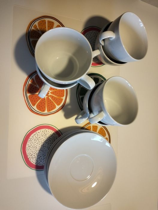 Komplet filiżanek ze spodkami VÄRDERA