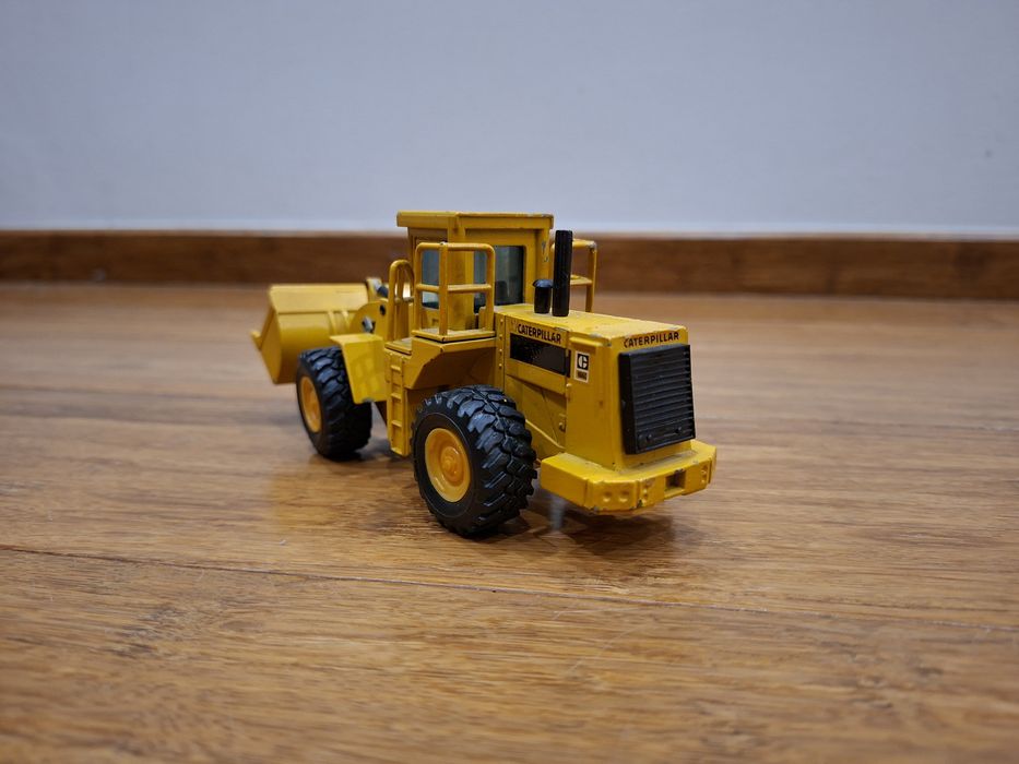 Model NZG 237 Caterpillar 966D 1:50