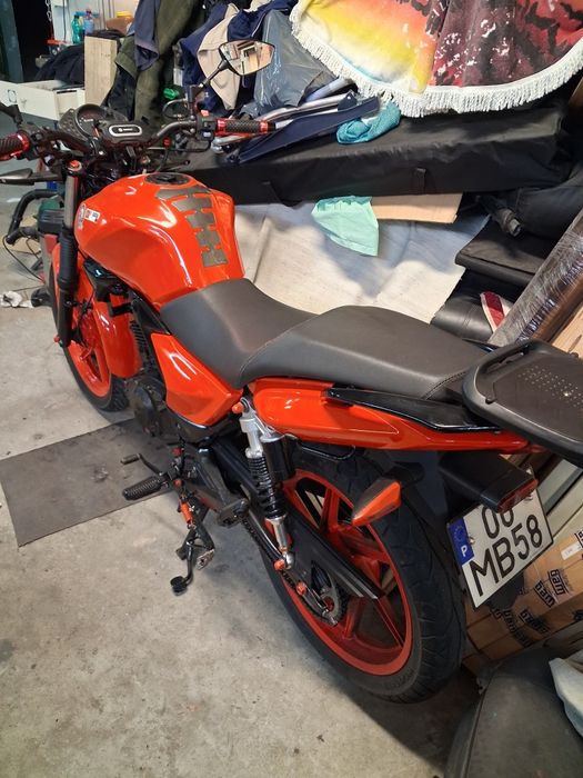 Vendo  moto Keeway RKV 125 1200€