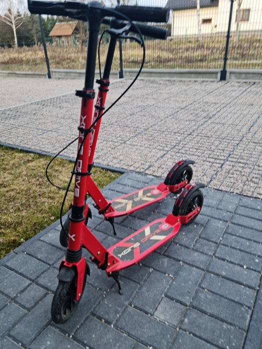 2 hulajnogi X-One Drive z hamulcem tarczowym – solidne i gotowe do jaz
