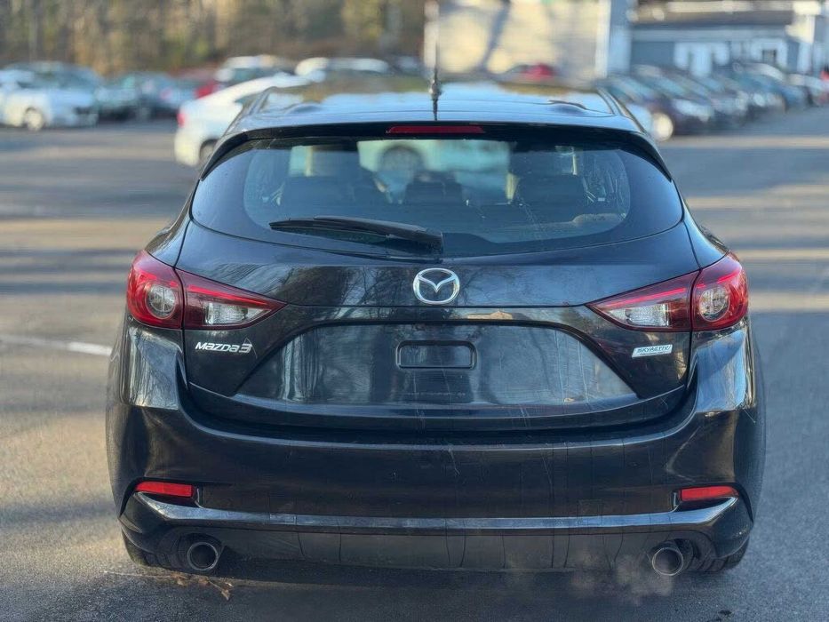 Mazda 3 Touring      2017