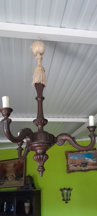 Par de candeeiros em madeira.