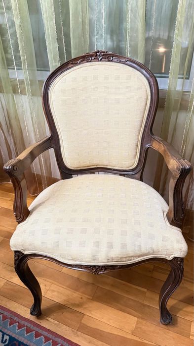 Cadeirões madeira e tecido