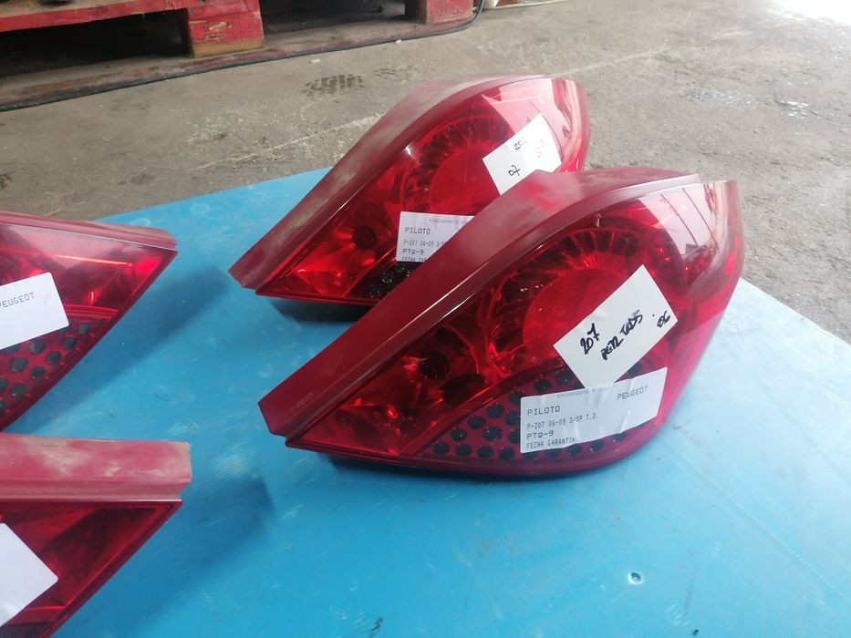 Farolins traseiros peugeot 207