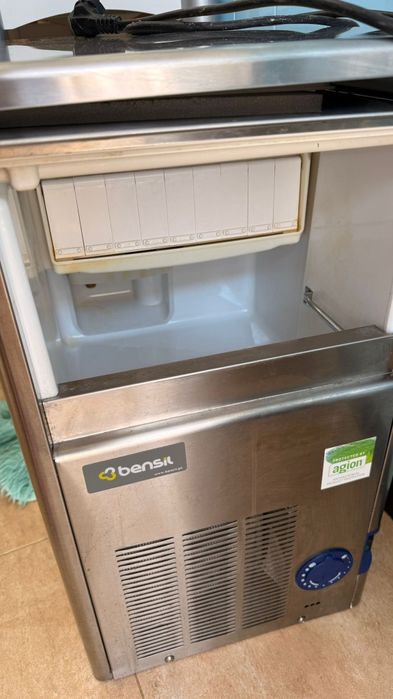 Máquina de gelo Simag 24k