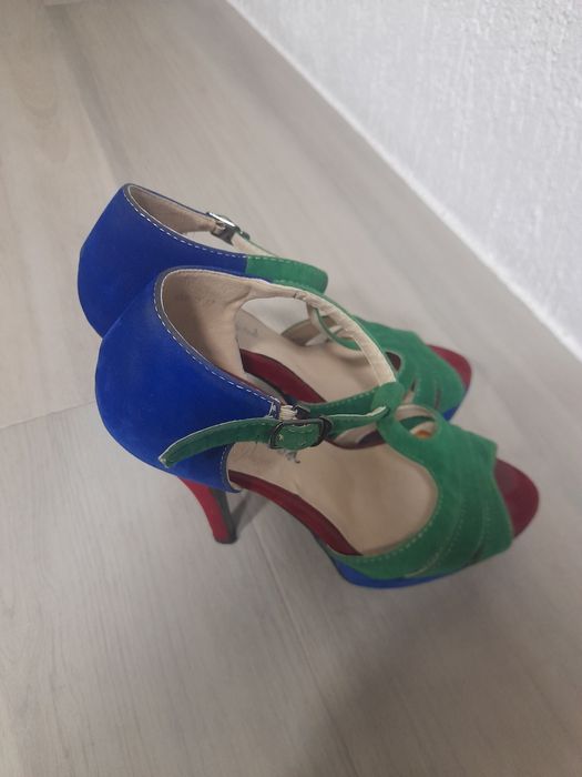 Sandálias  em muito bom estado