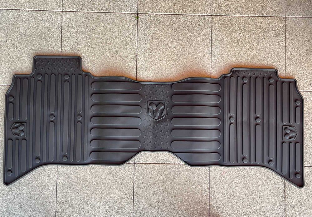 Nowe oryginalne maty gumowe MOPAR do Dodge RAM 1500 2500 3500 Brązowe
