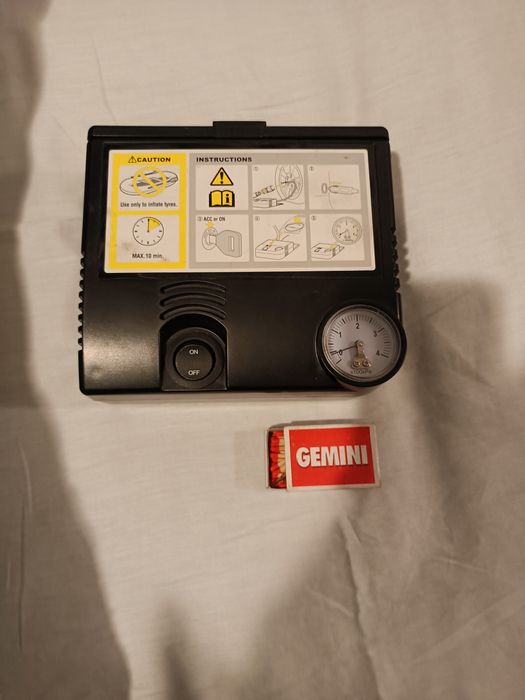 Kompresor samochodowy. Zestaw naprawczy opon. Made Japan. Nowy. GRATIS