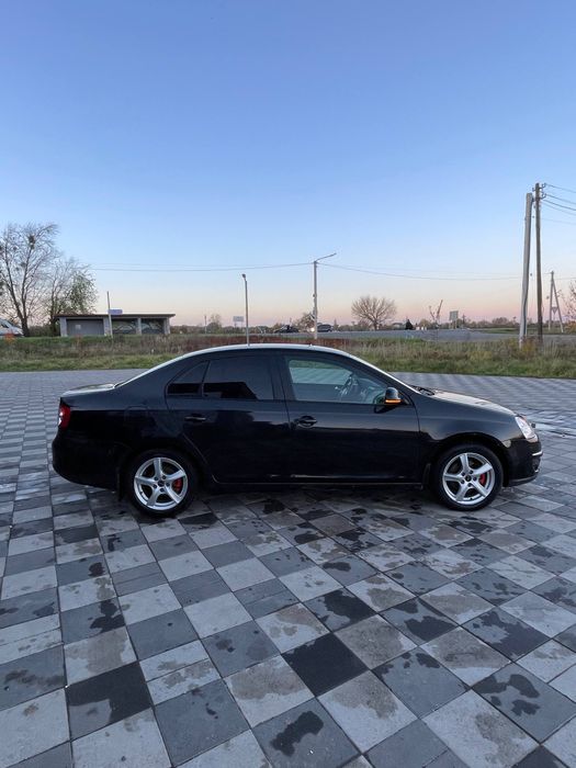 Volkswagen Jetta 1.6 mpi газ-бензин