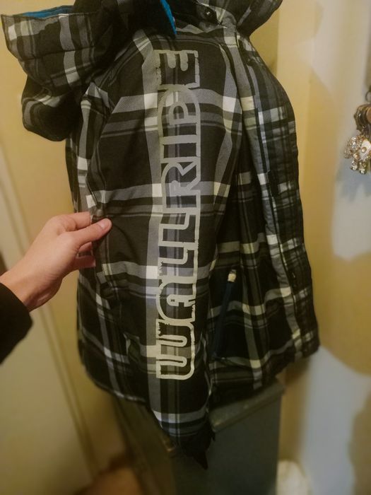 Ciepła zimowa kurtka idealna na śnieg, narty, sanki rozm. 146