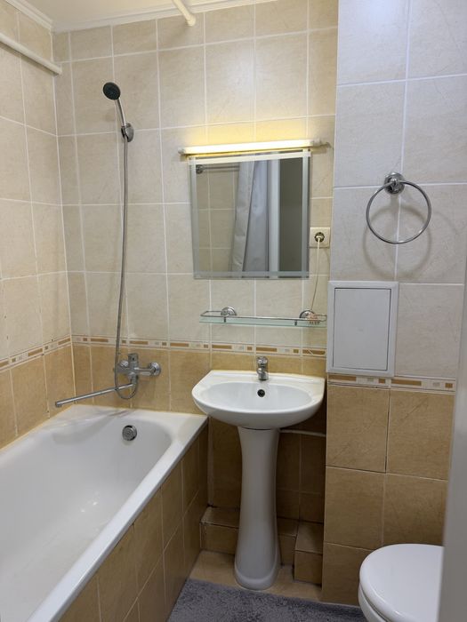 Продам 2к квартиру Печерский район Либідська Палац Украина В.Тютюнника 47