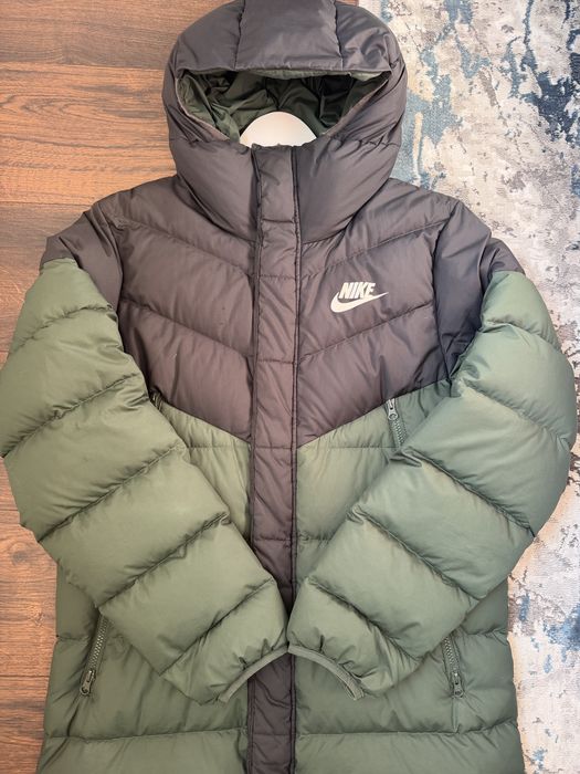 Пальто NIKE.