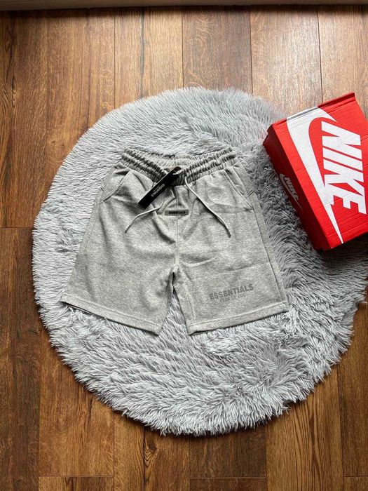 Szare Szorty Essentials