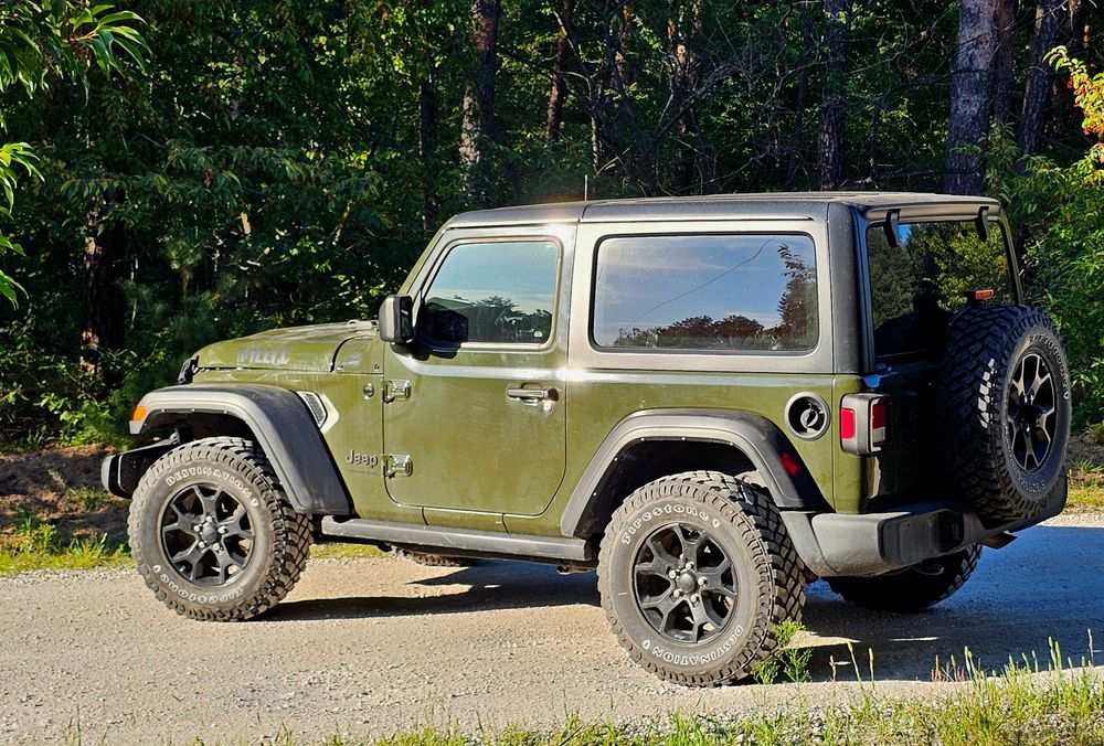 2022 Jeep Wrangler Willys 3.6 V6 4x4 jak Rubicon Sahara