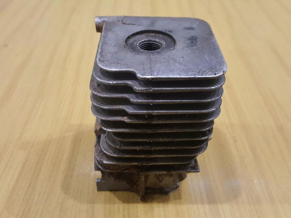 Stihl 015 Av Cylinder Tłok Komplet