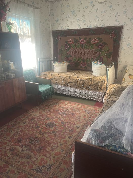 Продається будинок  за 100 км  від Києва