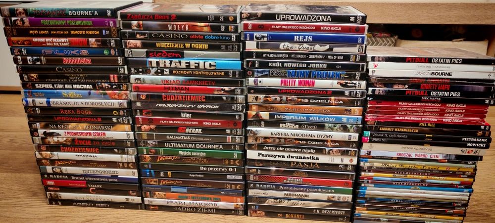 Sprzedam 110 filmów na DVD, różne tytuły !!!
