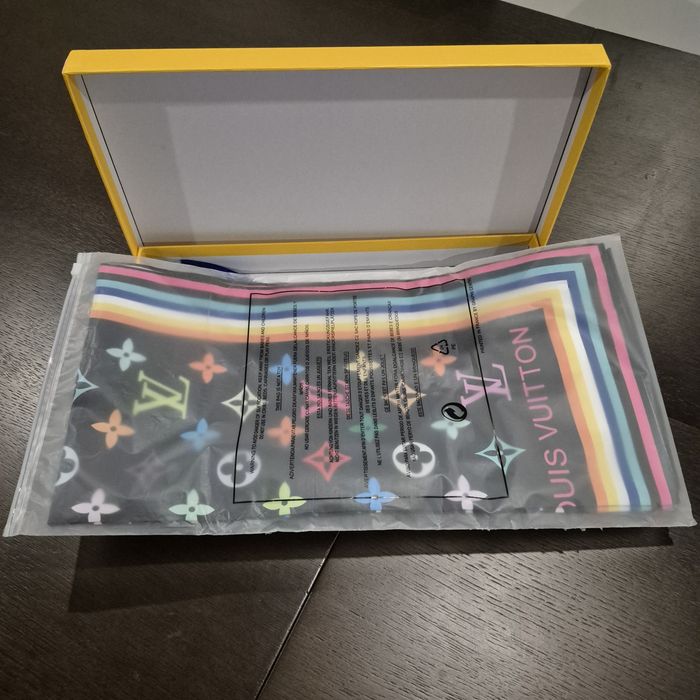 Lenço Louis Vuitton 90x90