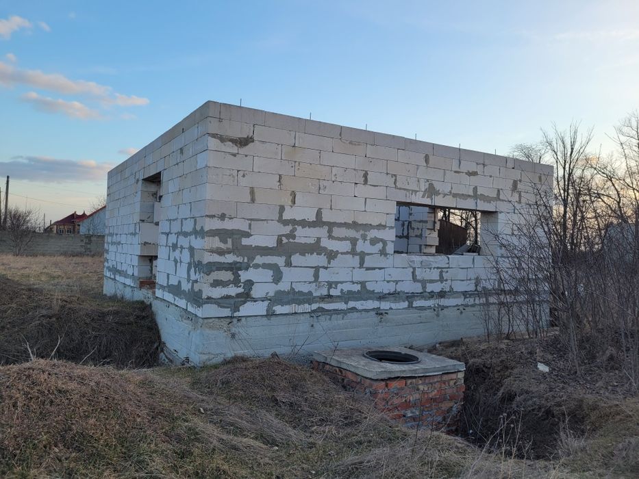 Продам коробку дома на ст. Усатово по хорошей цене!!