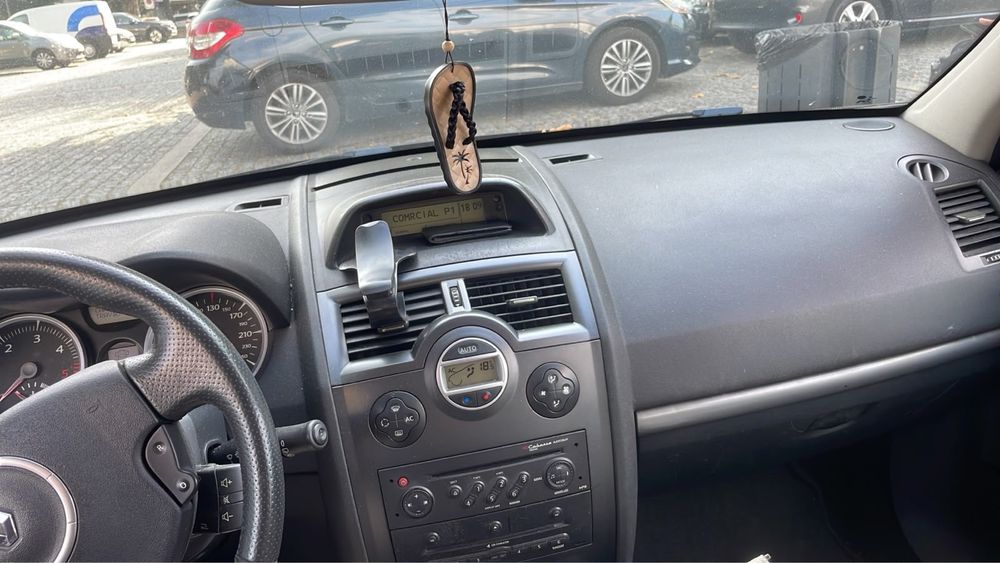 Vendo ou troco por carrinha 2 L com caixa fechada