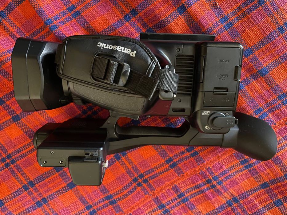 Продам 4К відеокамеру Panasonic  X1000 (HC-X1000EE-K)