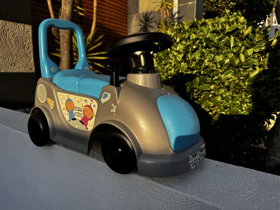 Carrinho andarilho - carro de corrida